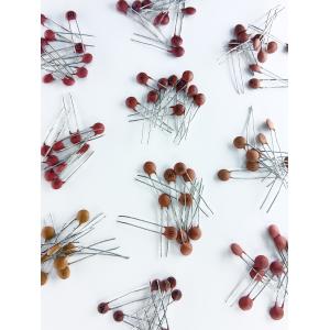 Набор конденсаторов 100-820пФ 50В керамических 130 штук