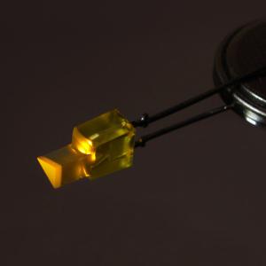 Светодиод треугольный, цвет желтый 